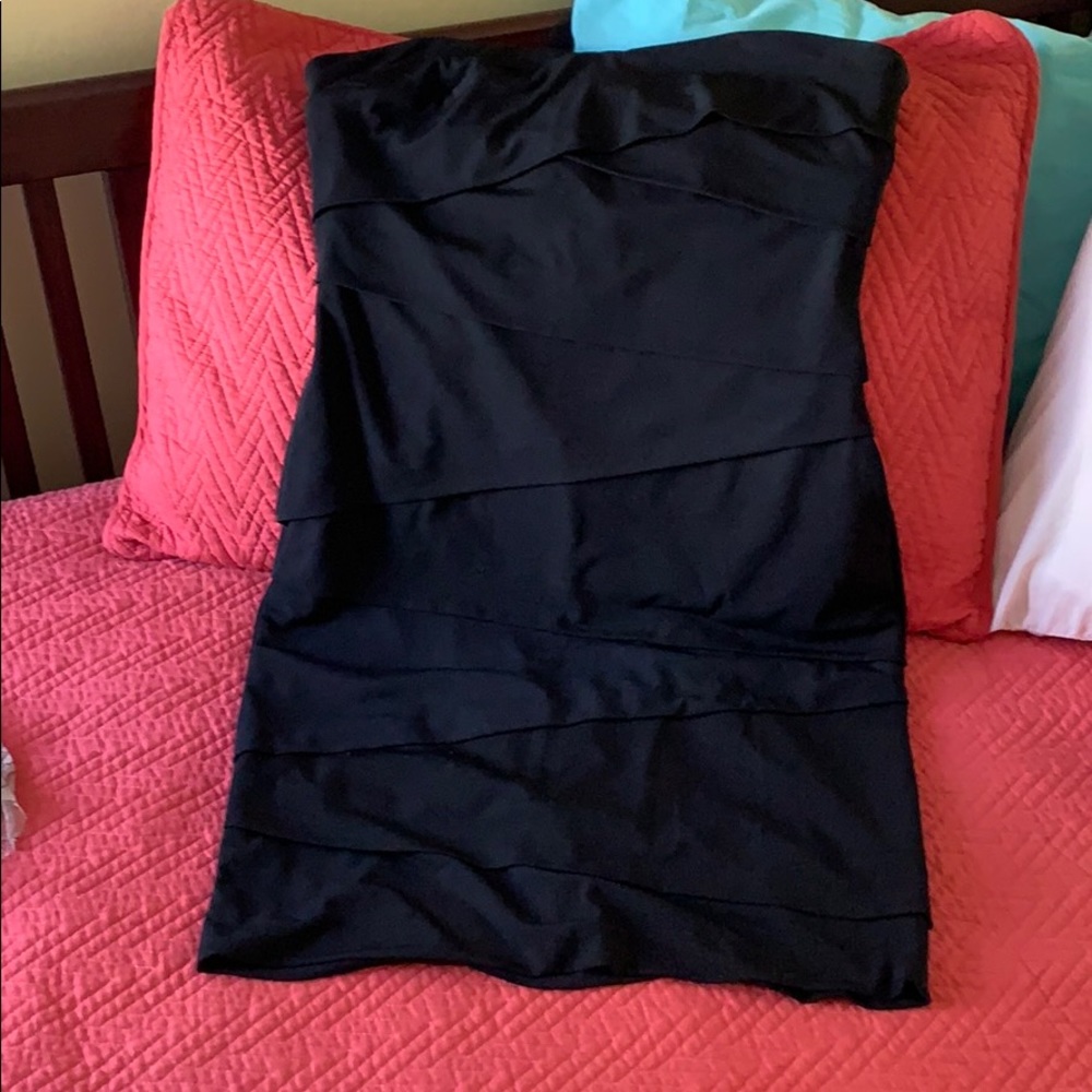 Strapless LBD